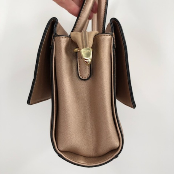 Susen Hangbag , medium Champagne purse - Picture 4 of 7